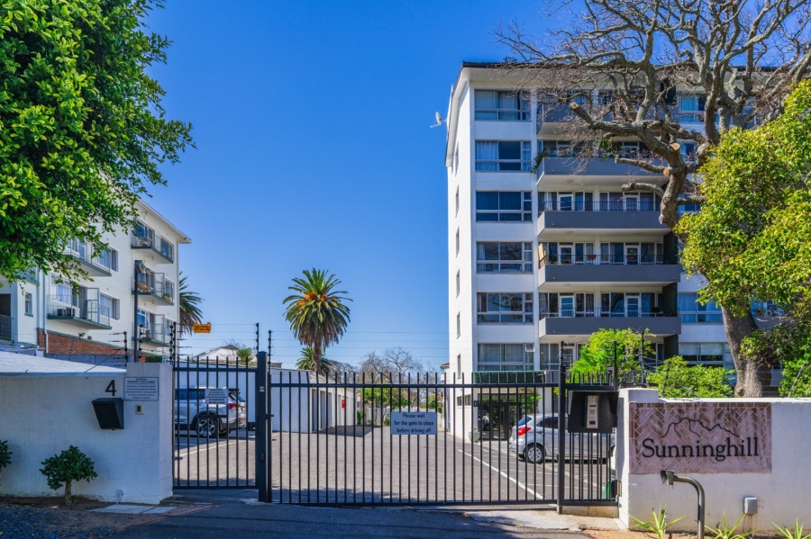 1 Bedroom Property for Sale in Wynberg Western Cape